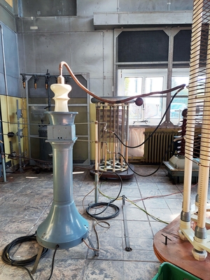 Hochspannungsvoltmeter